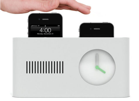 day-maker-iphone-alarm-clock.jpg